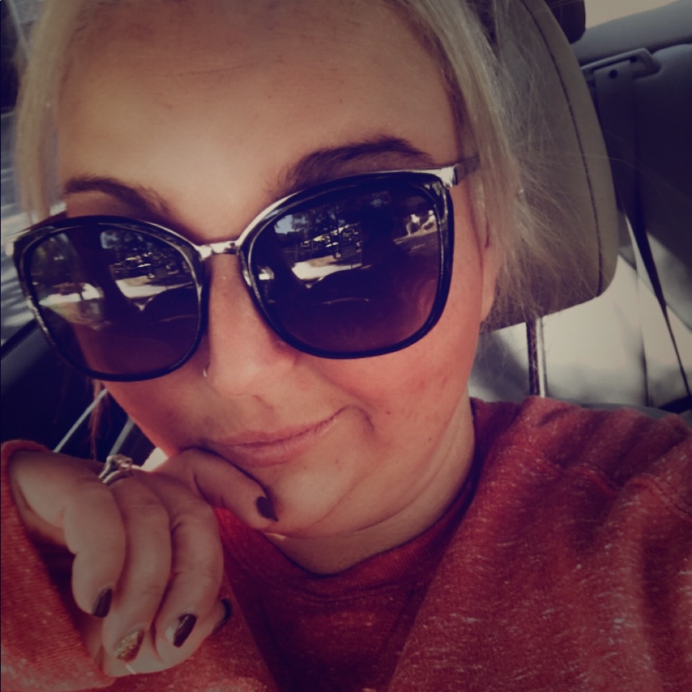 Meet your Posher, Tiffany